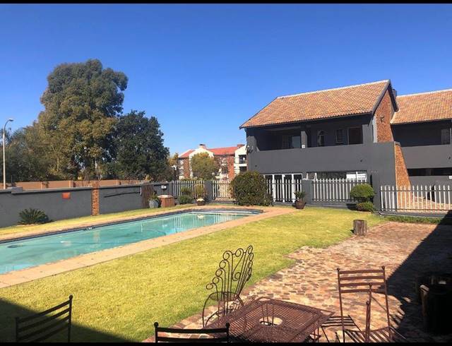 2 BEDROOM APARTMENT FOR SALE IN RAVENSWOOD